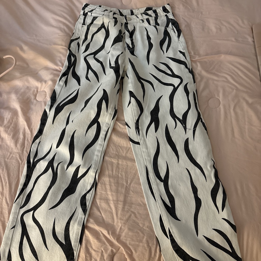 SHEIN Black and White Abstract Print Pants